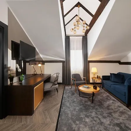 Industrial 1853. Hotel 4*