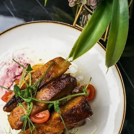 호텔 Industrial 1853. 4*