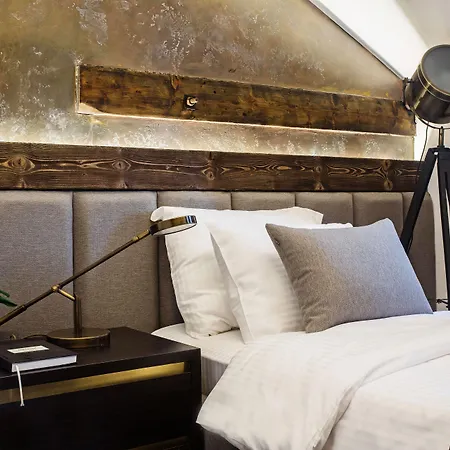 호텔 Industrial 1853. 4*